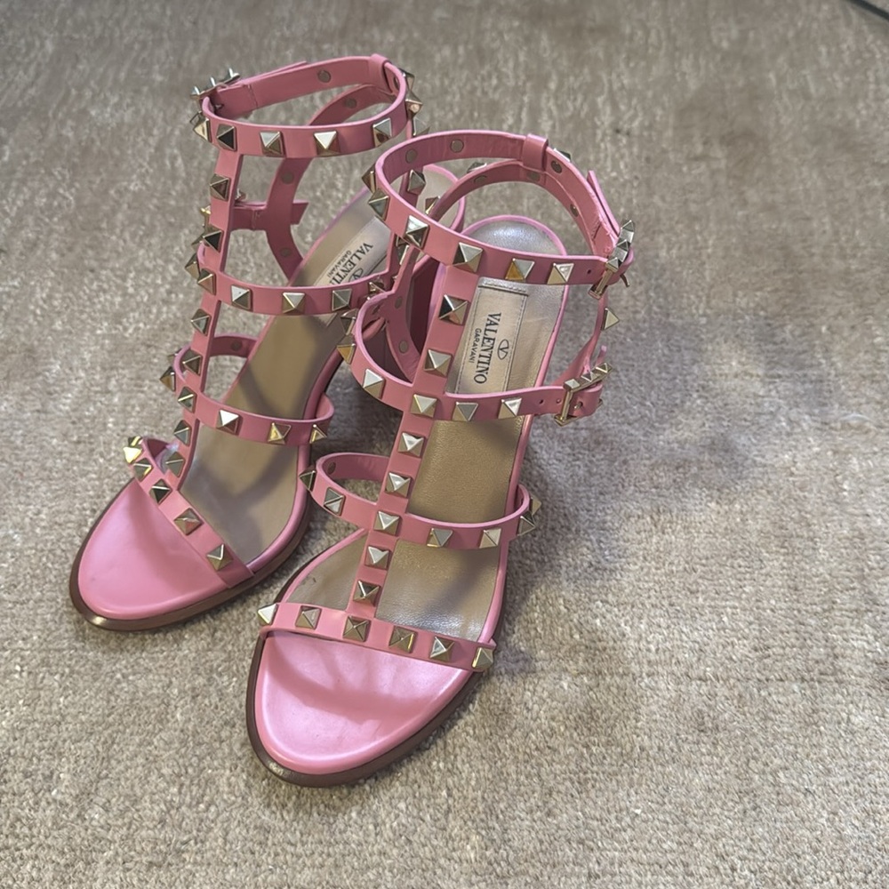 Valentino Rockstud heeled Sandals Pink 37